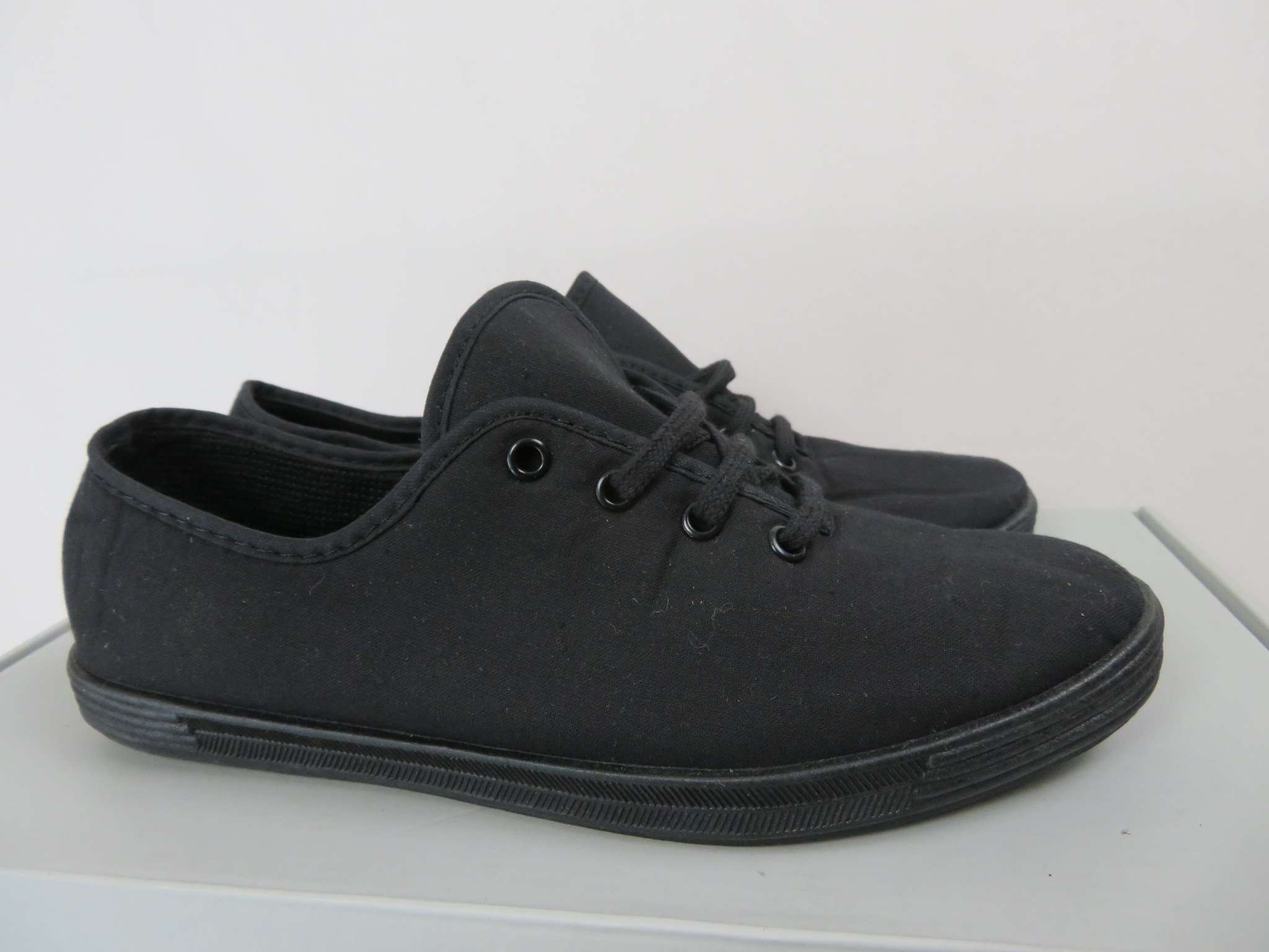 Zwarte comfort schoenen van Fabrique met elastomeren en soepele pasvorm