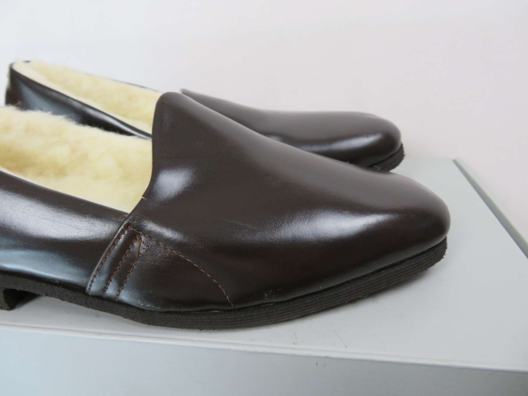 Chaussures d’hiver élégantes pour femmes avec doublure chaude et confortable.