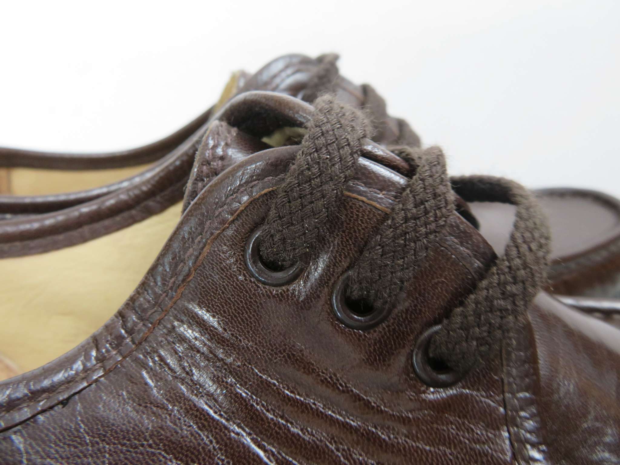 Bruine leren herenschoenen van CARLI met elegante Italiaanse stijl